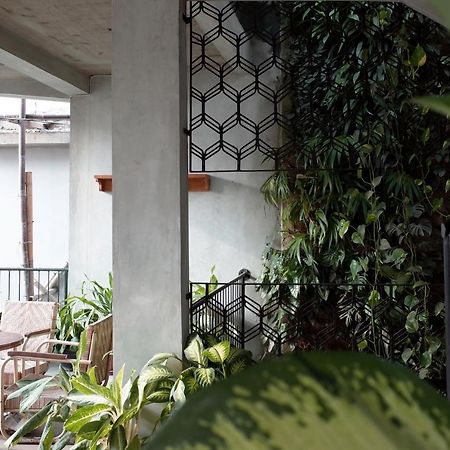 Pawon Cokelat Guesthouse ยอกยาการ์ตา ภายนอก รูปภาพ