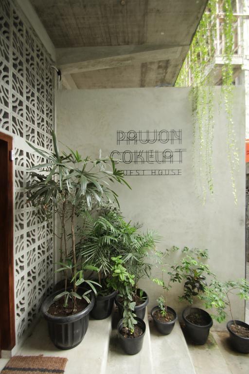 Pawon Cokelat Guesthouse ยอกยาการ์ตา ภายนอก รูปภาพ
