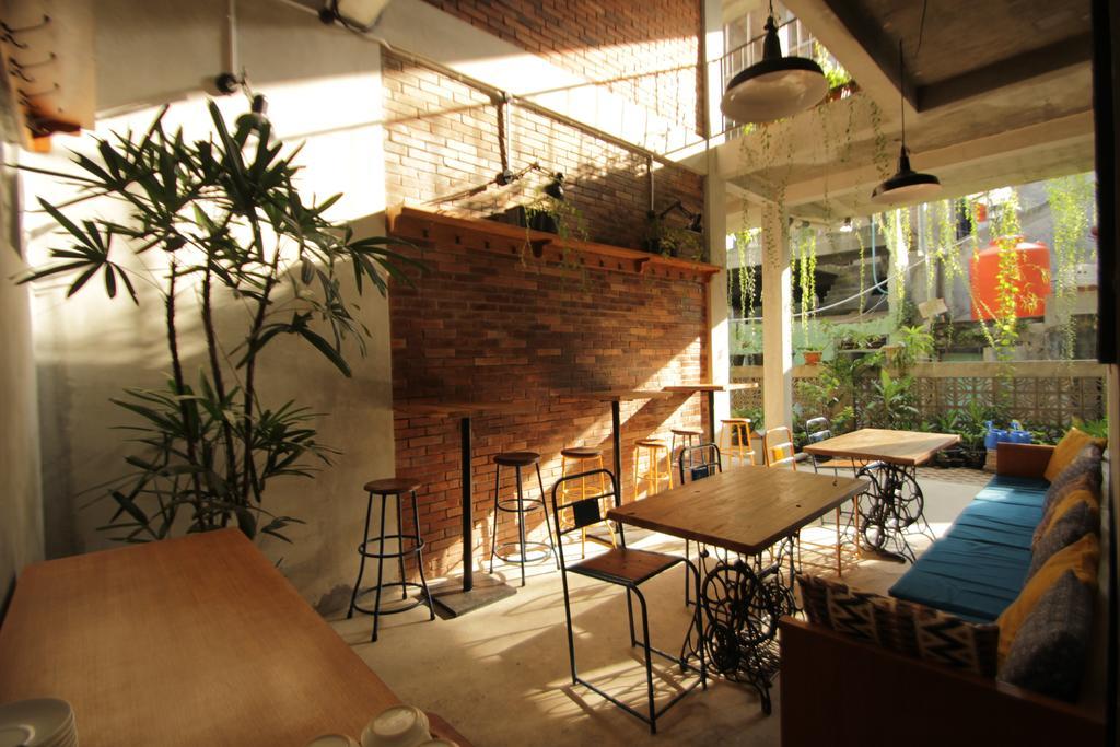 Pawon Cokelat Guesthouse ยอกยาการ์ตา ภายนอก รูปภาพ