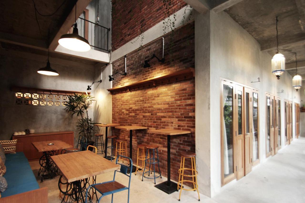 Pawon Cokelat Guesthouse ยอกยาการ์ตา ภายนอก รูปภาพ