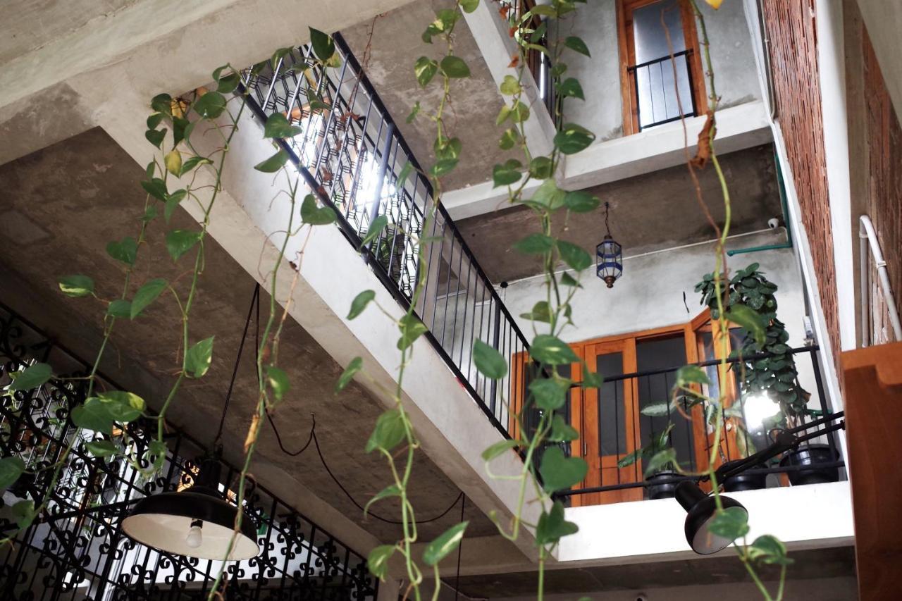 Pawon Cokelat Guesthouse ยอกยาการ์ตา ภายนอก รูปภาพ