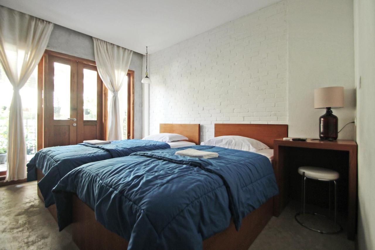 Pawon Cokelat Guesthouse ยอกยาการ์ตา ภายนอก รูปภาพ